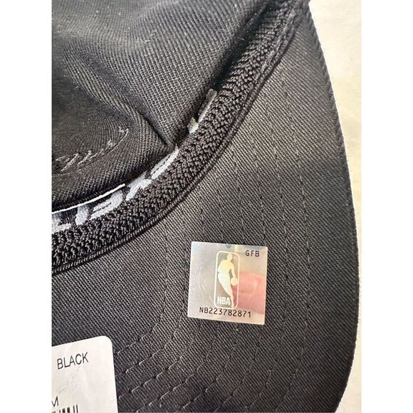 Mitchell & Ness Seattle SuperSonic NBA Black embroidered fitted hat, size S/M - Picture 5 of 6